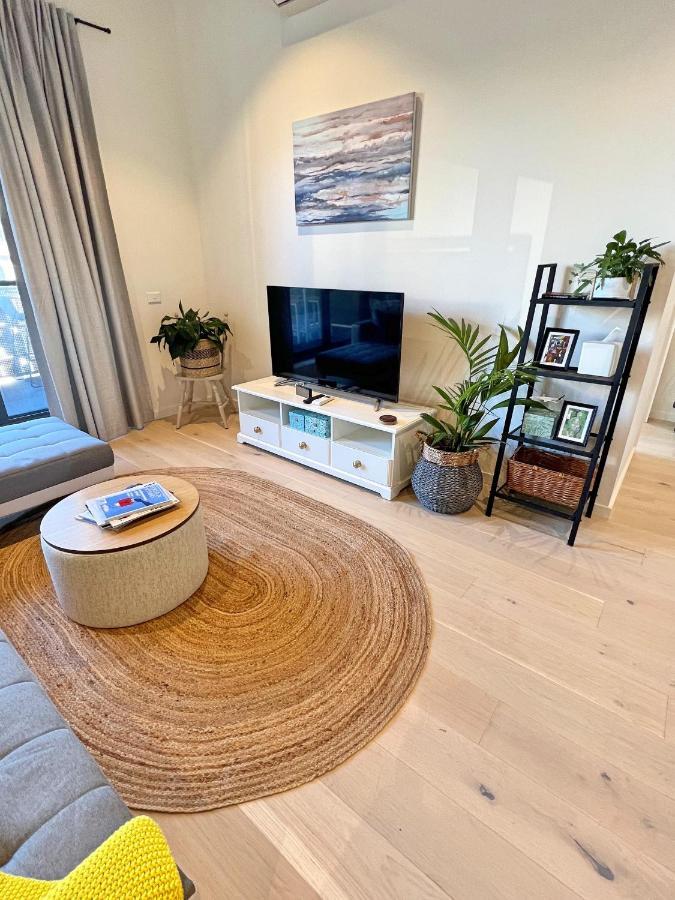 Industrial Yet Modern, 1Bd 1Bth Apt - Woden Phillip Экстерьер фото